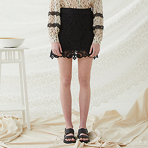 Lace Mini Skirt - Black